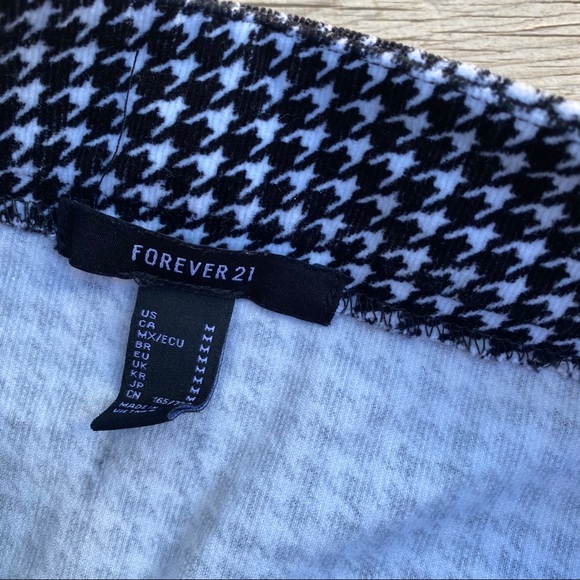 Forever 21 mini geometric skirt M - Picture 3 of 6